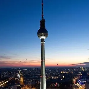 Romantic Style Alexanderplatz Apartamento Berlim